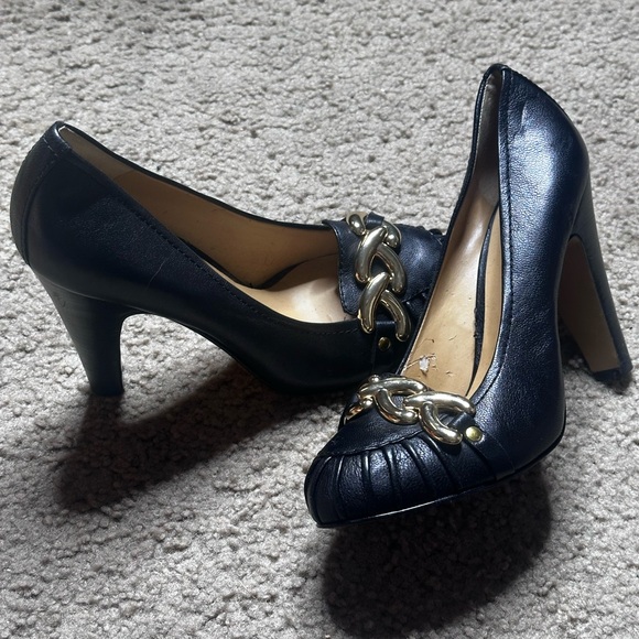 Nine West Black Loafers with Gold Accent - Picture 2 of 11